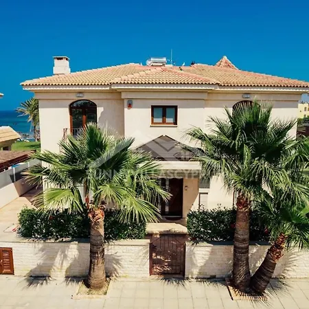 Sunnyvillas: 4br Seafront Villa*private Pool*bw44 *